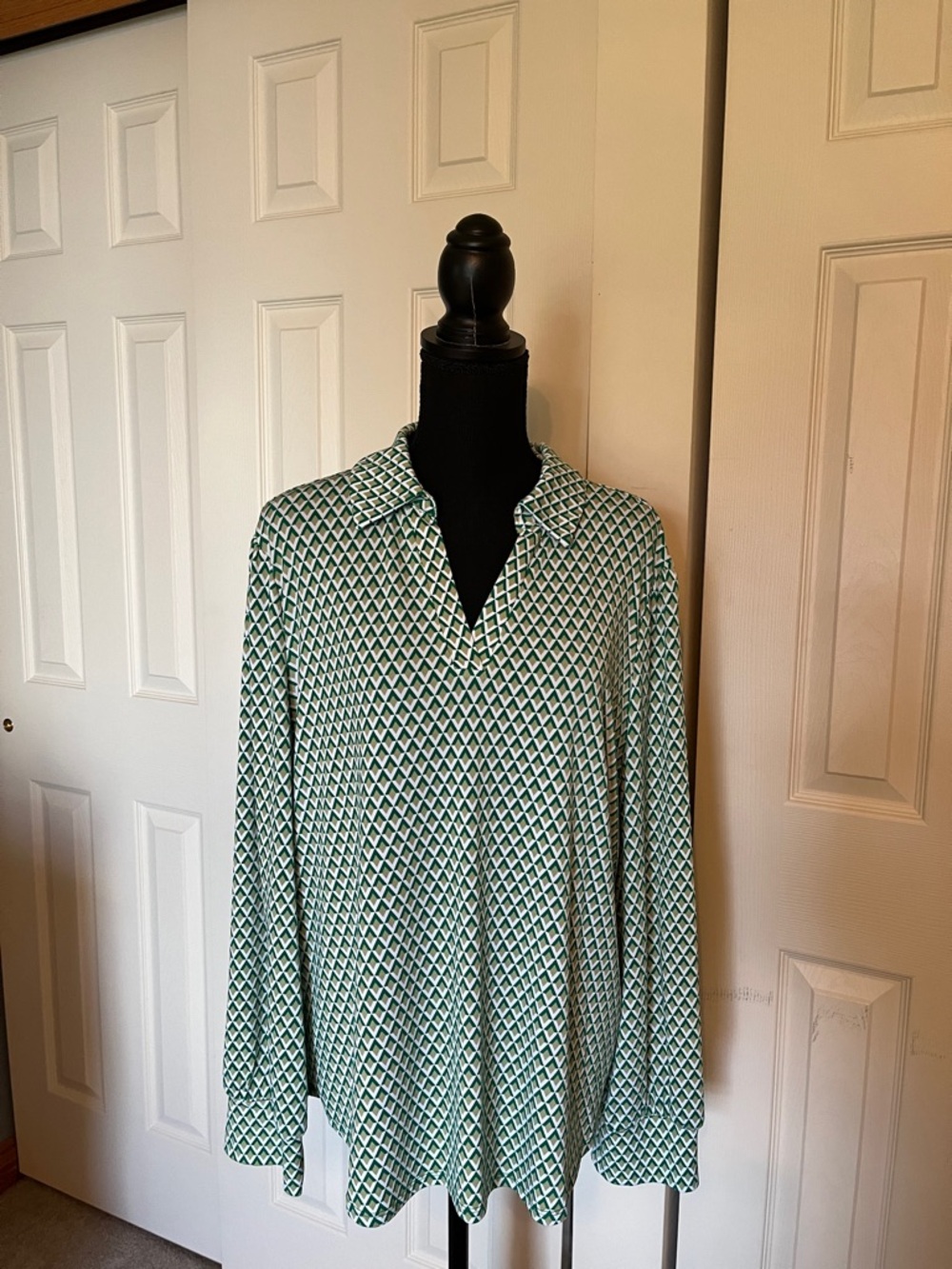 Adrianna Papell Green and White Geometric Blouse NWT